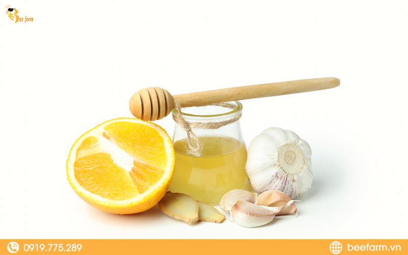 mật ong có ăn được với tỏi không